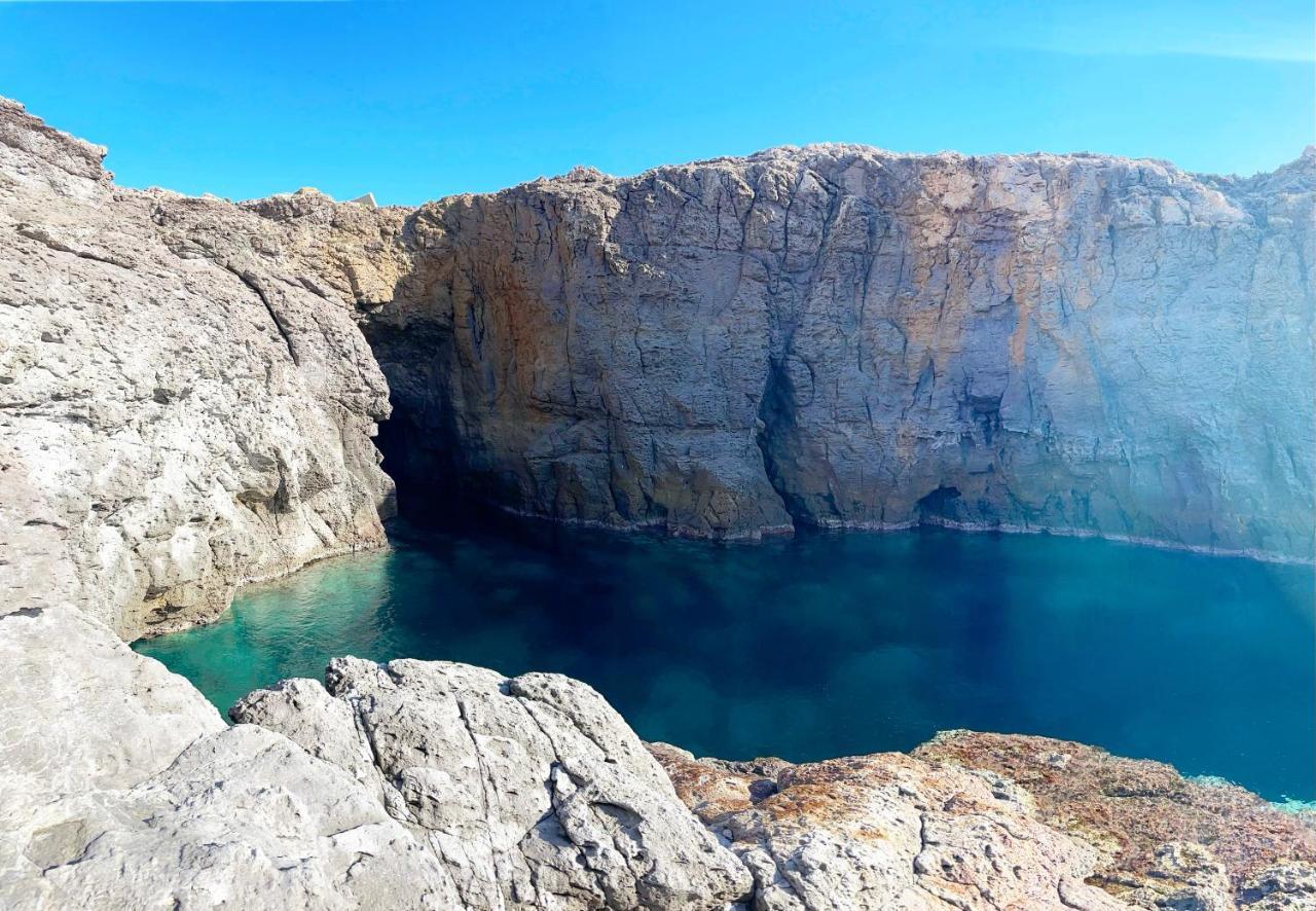 Villa Antioco Cala Sapone ภายนอก รูปภาพ